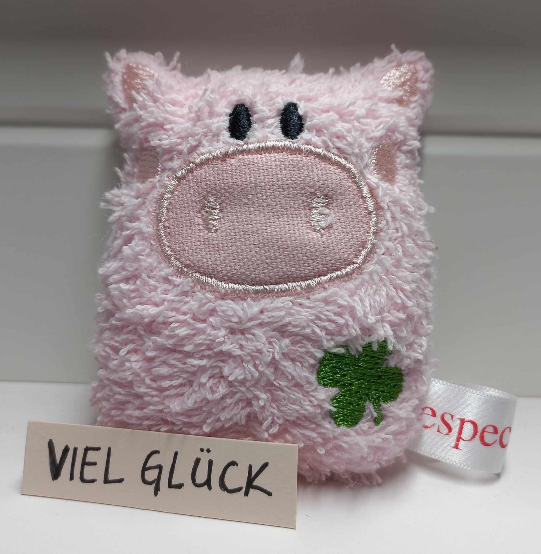 Glücksschwein Plüschtier - Kleines Schwein Glücksbringer Geschenk Handgemacht von misssewingsnail