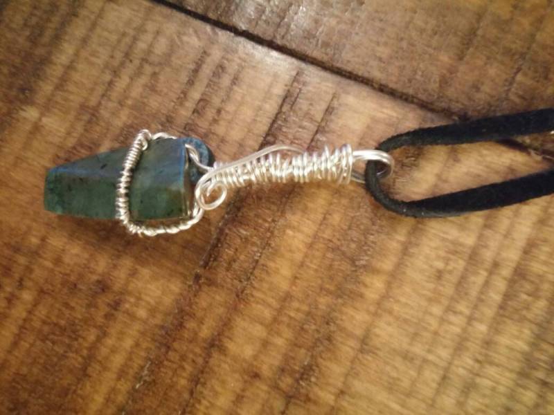 Blaue Jade Und Silber Anhänger, Von Hand Geschnitten Poliert, Abstrakte Form von mistyrainbowdesign