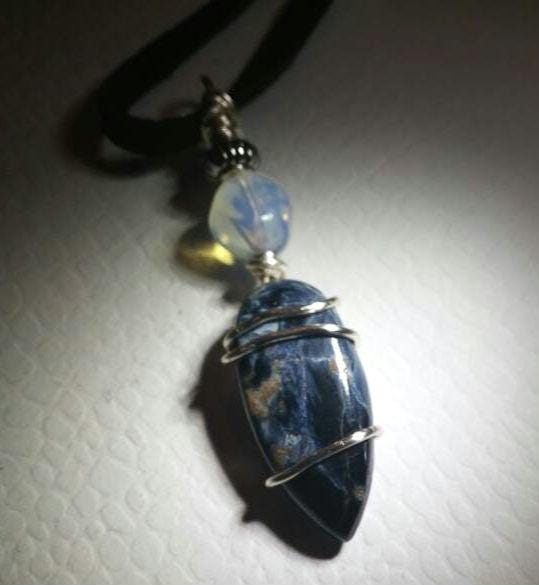 Peiterisit Und Blauer Opal Anhänger von mistyrainbowdesign