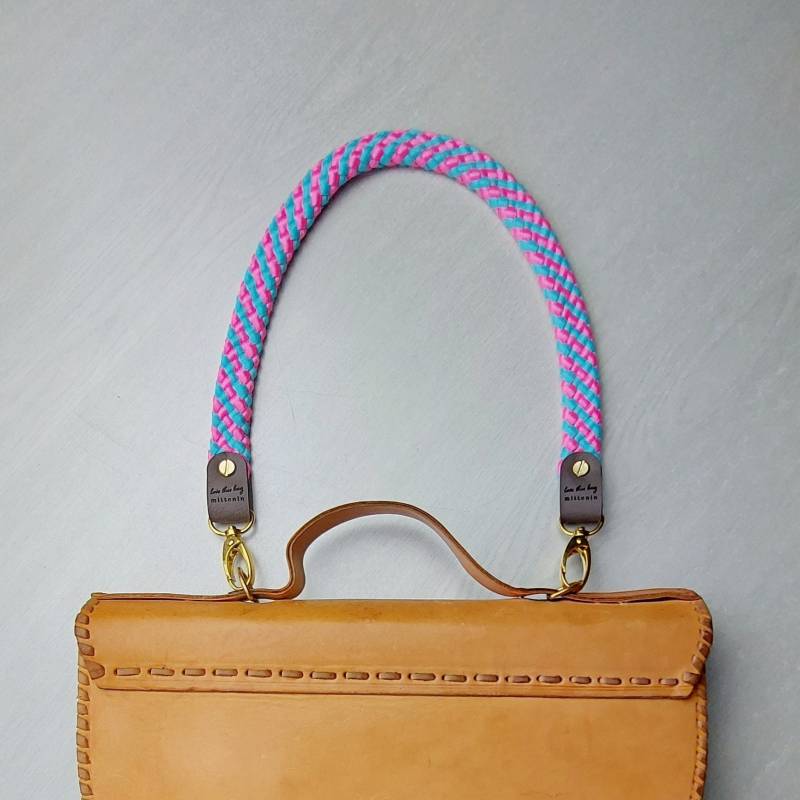 Einzigartiger Statement Gurt Aus Seil - Ersatzgurt/Taschengurt/ Handykette/Handtaschengriff Ca 50 cm Einzigartiger Statement Gurt Aus Seil - Ersatzgurt/Taschengurt/ Handykette/Handtaschengriff Ca 50 cm von mittenin
