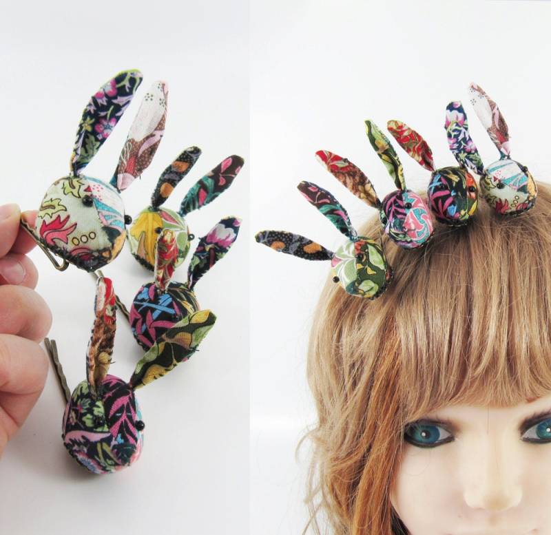 Made-To-Order | 1 - 2 Wochen Bunny Haarspange -All William Morris Patchwork Bitte Leichte Abweichungen Erlauben Made-To-Order | 1 - 2 Wochen Bunny Haarspange -All William Morris Patchwork Bitte Leichte Abweichungen Erlauben von miwary