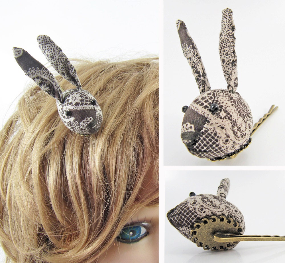 Made-To-Order | 1 - 2 Wochen Bunny Hair Clip- Brown Lace Print Made-To-Order | 1 - 2 Wochen Bunny Hair Clip- Brown Lace Print von miwary