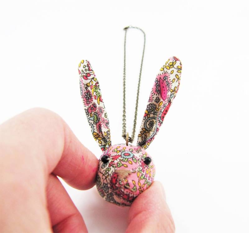 Made-To-Order | 1 - 2 Wochen Bunny Halskette-Liberty Tiny Floral Pink Made-To-Order | 1 - 2 Wochen Bunny Halskette-Liberty Tiny Floral Pink von miwary