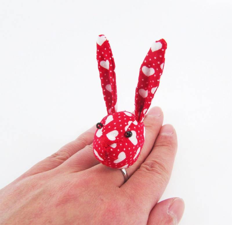 Made-To-Order | 1 - 2 Wochen Bunny Ring-Rote Herzen Made-To-Order | 1 - 2 Wochen Bunny Ring-Rote Herzen von miwary