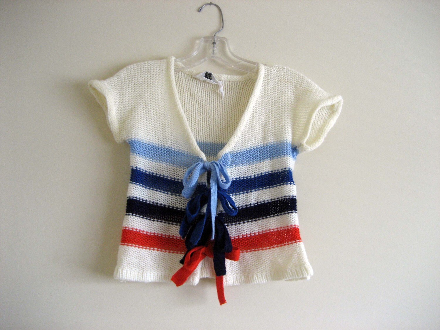 Sale/Bezaubernd Kurzer Cardigan Pullover - Klein Sale/Bezaubernd Kurzer Cardigan Pullover - Klein von mizziberger