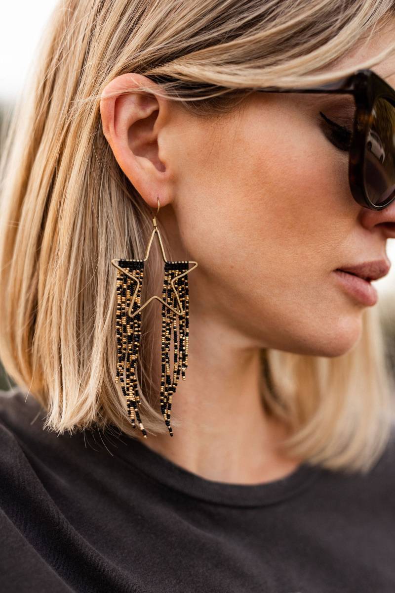 Schwarz Und Gold Sternschnuppe Ohrringe von mjmossdesigns