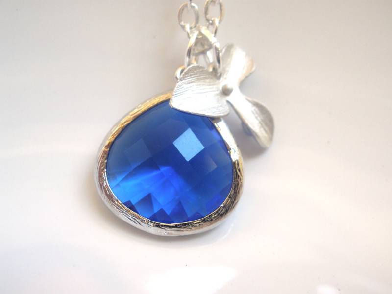 Blaue Halskette, Kobaltblau Anhänger, Silber Orchidee Blume Glas Brautjungfer Geschenk Blaue Halskette, Kobaltblau Anhänger, Silber Orchidee Blume Glas Brautjungfer Geschenk von mlejewelry