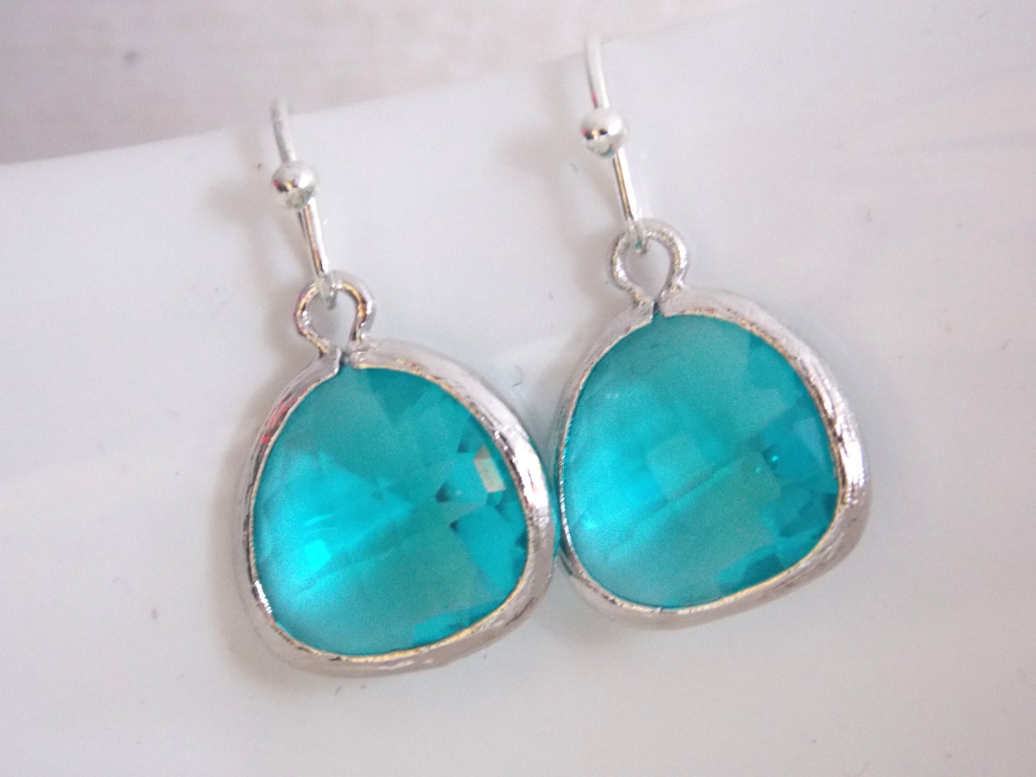Blaue Ohrringe, Blauer Schmuck, Silber, Aqua, Türkis, Mint, Zierliche, Brautjungfer Hochzeit, Geschenk, Glas, Tropfen Ohrringe Blaue Ohrringe, Blauer Schmuck, Silber, Aqua, Türkis, Mint, Zierliche, Brautjungfer Hochzeit, Geschenk, Glas, Tropfen Ohrringe von mlejewelry
