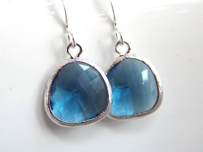 Blaue Ohrringe, Marineblau, Dunkelblau, Silber Zierlich, Glas, Brautjungfer Schmuck, Geschenke, Glas Blaue Ohrringe, Marineblau, Dunkelblau, Silber Zierlich, Glas, Brautjungfer Schmuck, Geschenke, Glas von mlejewelry