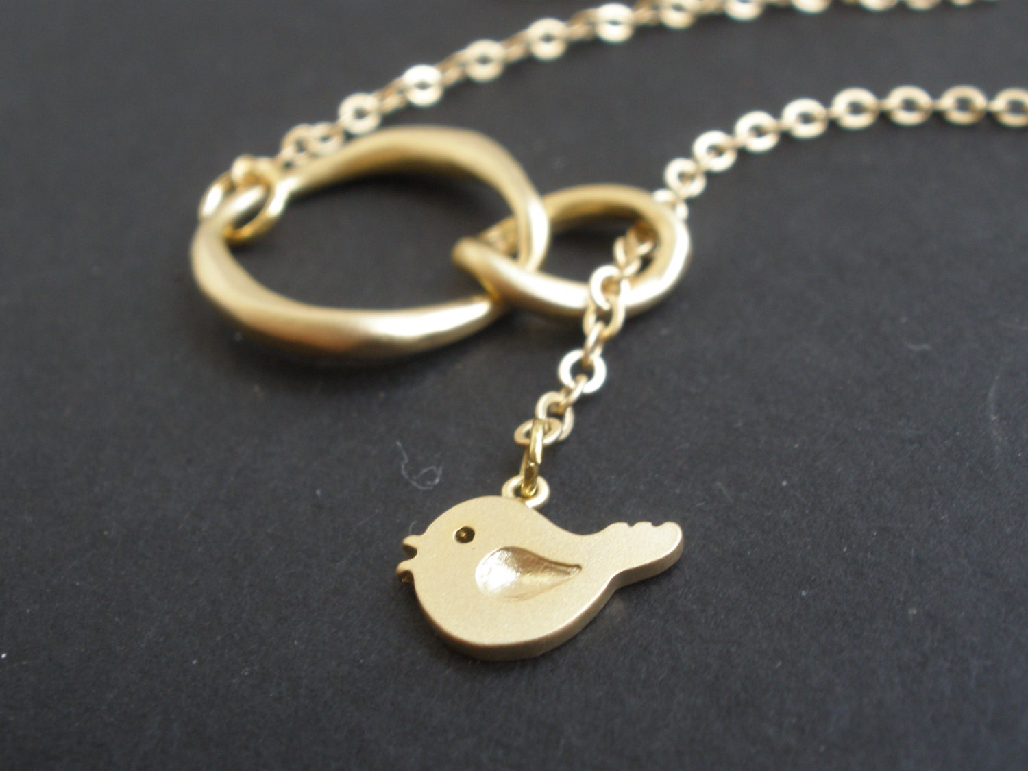Doppel-Kreis Lariat Halskette, Vogel Birdie, Spatz, Zwei Kreis Ring, Gold Doppel-Link, Brautjungfer Geschenke Doppel-Kreis Lariat Halskette, Vogel Birdie, Spatz, Zwei Kreis Ring, Gold Doppel-Link, Brautjungfer Geschenke von mlejewelry