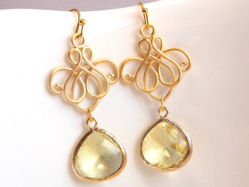 Gelbe Ohrringe, Citrin, Weiches Gelb, Gold, Baumeln, Tropfen, Lang, Brautjungfer Schmuck, Brautschmuck, Geschenk Gelbe Ohrringe, Citrin, Weiches Gelb, Gold, Baumeln, Tropfen, Lang, Brautjungfer Schmuck, Brautschmuck, Geschenk von mlejewelry