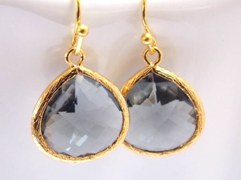 Glas Grau Ohrringe, Graue Gold Kohle Hochzeit, Brautjungfer Brautschmuck, Geschenke von mlejewelry