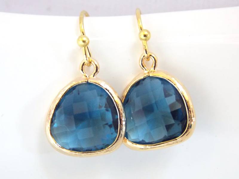 Gold Blau Ohrringe, Glas, Navy Dunkelblau, Montana Blau, Brautjungfer Braut Ohrringe Schmuck, Geschenk Gold Blau Ohrringe, Glas, Navy Dunkelblau, Montana Blau, Brautjungfer Braut Ohrringe Schmuck, Geschenk von mlejewelry