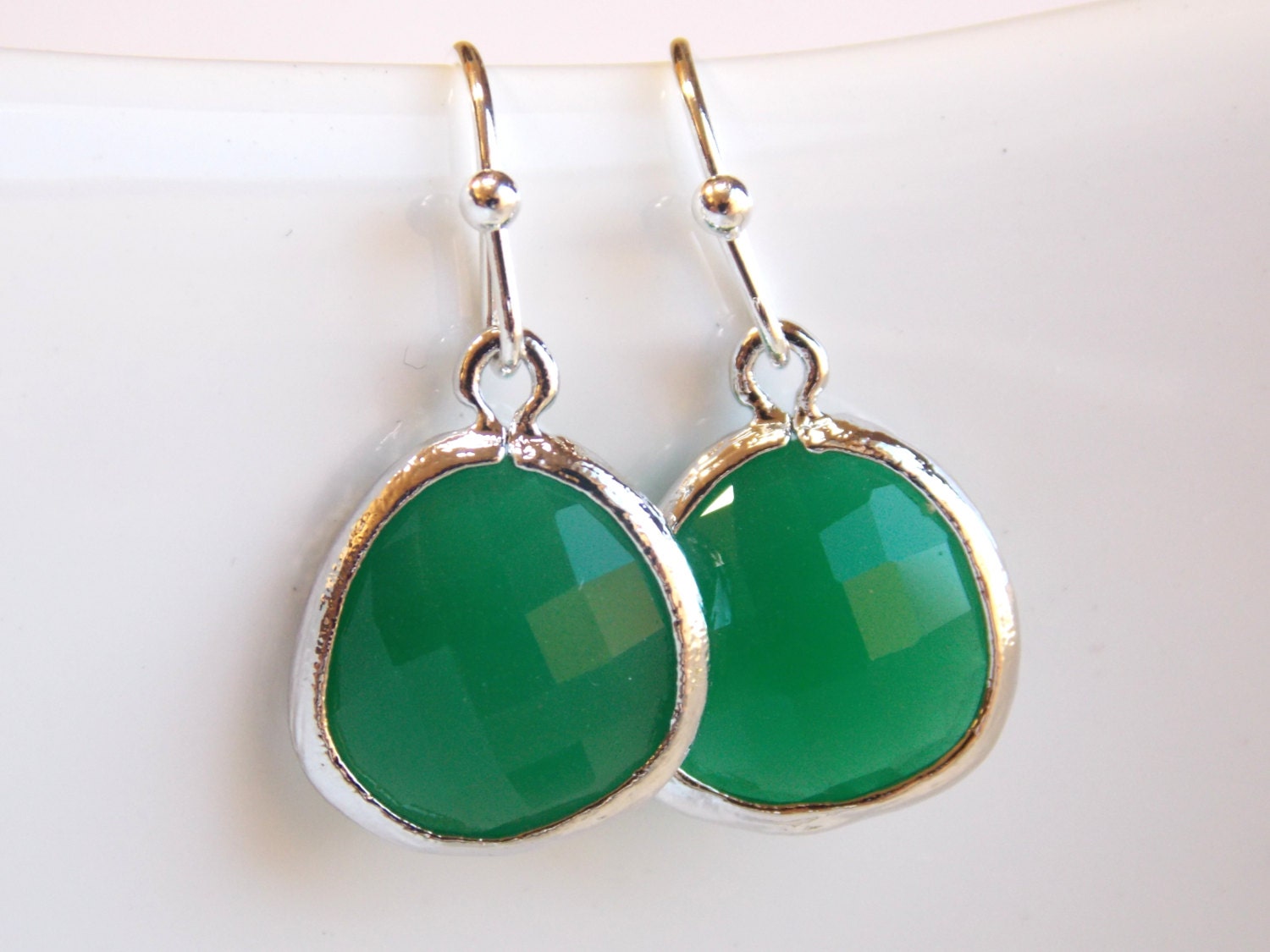 Grüne Ohrringe, Silber Palast Grün, Hochzeitsschmuck, Brautjungfer Schmuck, Geschenke Grüne Ohrringe, Silber Palast Grün, Hochzeitsschmuck, Brautjungfer Schmuck, Geschenke von mlejewelry