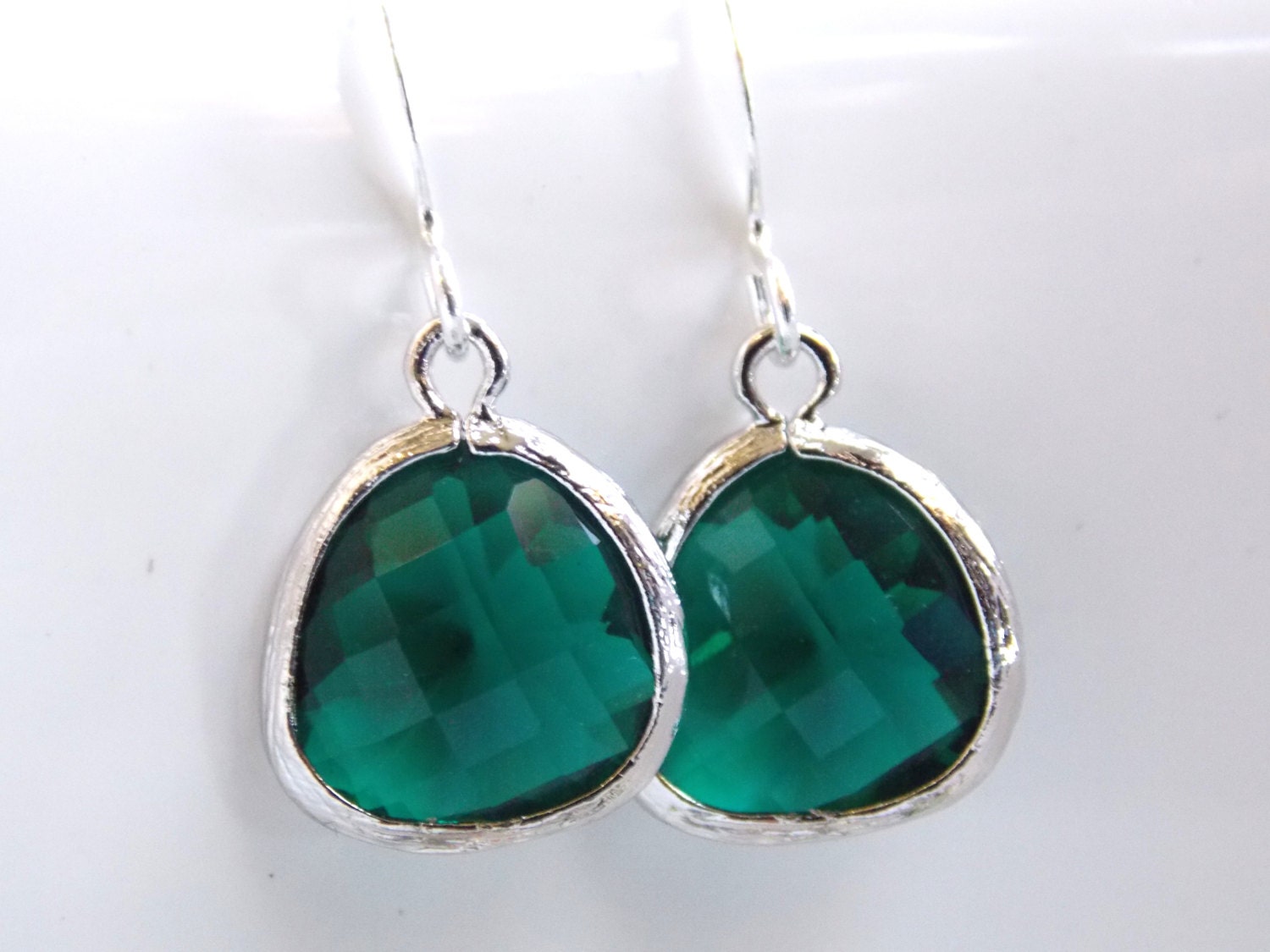 Grüne Ohrringe, Silber Smaragdgrün, Petite, Baumeln, Tropfen, Glas, Brautjungfer Braut Ohrringe Schmuck, Geschenke Grüne Ohrringe, Silber Smaragdgrün, Petite, Baumeln, Tropfen, Glas, Brautjungfer Braut Ohrringe Schmuck, Geschenke von mlejewelry