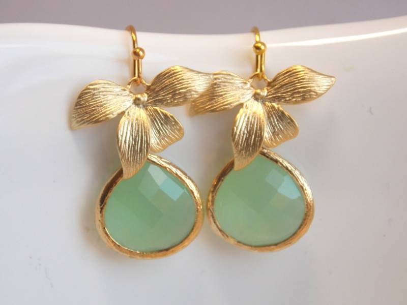 Hellgrün Minze Ohrringe, Glas, Kristall Gold Blume, Baumeln, Tropfen, Hochzeitsschmuck, Brautjungfer Geschenke Hellgrün Minze Ohrringe, Glas, Kristall Gold Blume, Baumeln, Tropfen, Hochzeitsschmuck, Brautjungfer Geschenke von mlejewelry