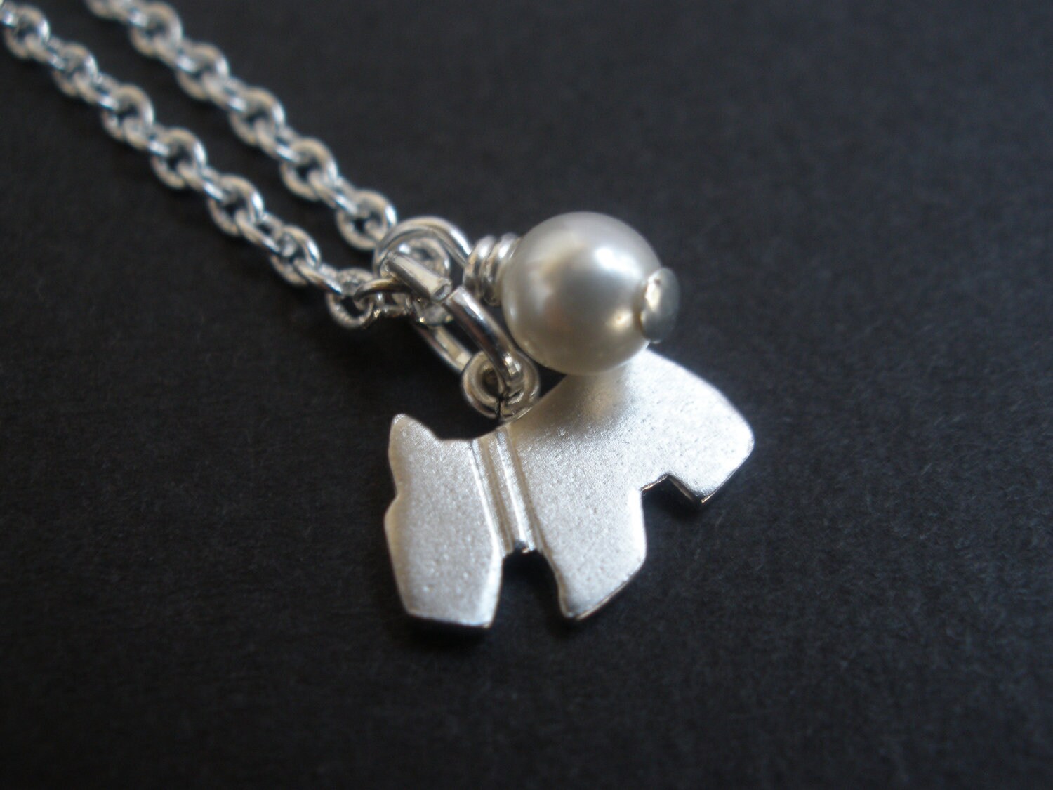 Hund Halskette, Anhänger, Charme, Silber Weiße Perle, Perlenkette, Tier Schmuck, Zierliche Halskette Hund Halskette, Anhänger, Charme, Silber Weiße Perle, Perlenkette, Tier Schmuck, Zierliche Halskette von mlejewelry