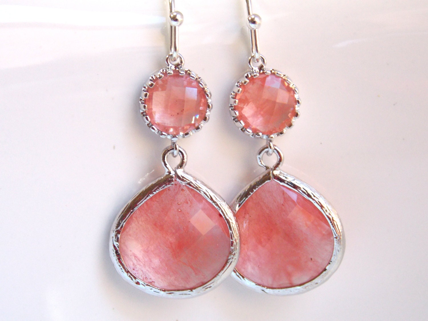 Koralle Ohrringe, Glas, Rosa, Pfirsich, Grapefruit, Champagner, Silber, Hochzeitsschmuck, Brautjungfer Geschenk, Brautschmuck Koralle Ohrringe, Glas, Rosa, Pfirsich, Grapefruit, Champagner, Silber, Hochzeitsschmuck, Brautjungfer Geschenk, Brautschmuck von mlejewelry