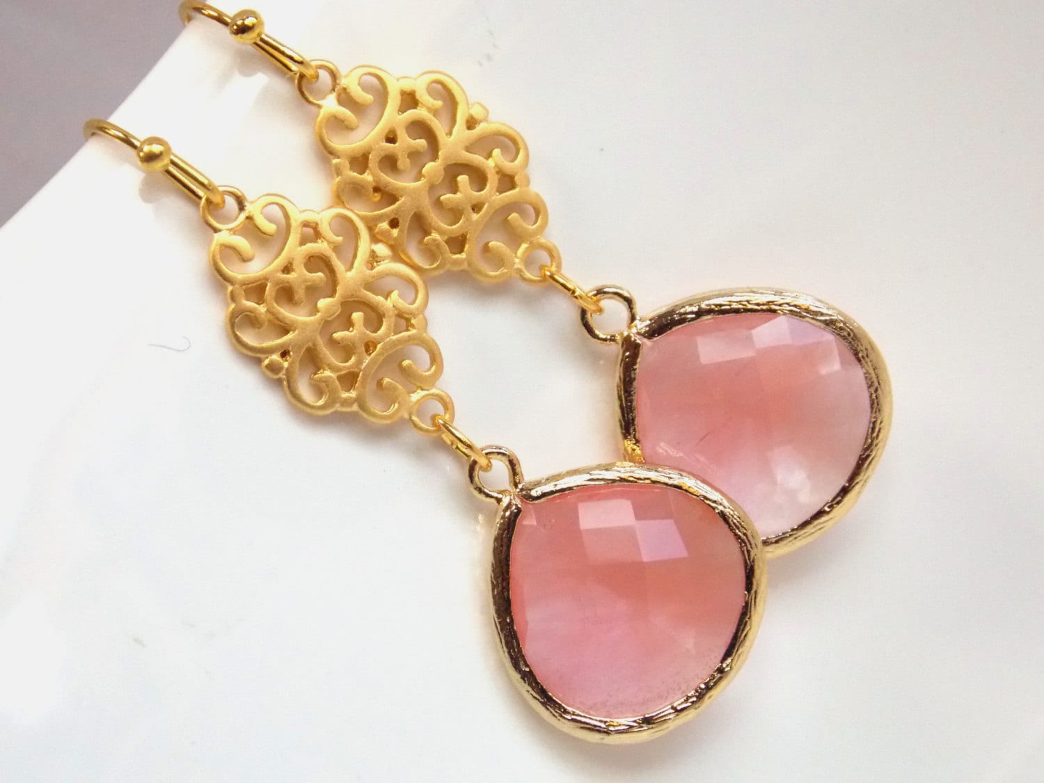 Koralle Ohrringe, Glasohrringe, Gold Hochzeitsschmuck, Brautjungfer Geschenke, Lang Koralle Ohrringe, Glasohrringe, Gold Hochzeitsschmuck, Brautjungfer Geschenke, Lang von mlejewelry