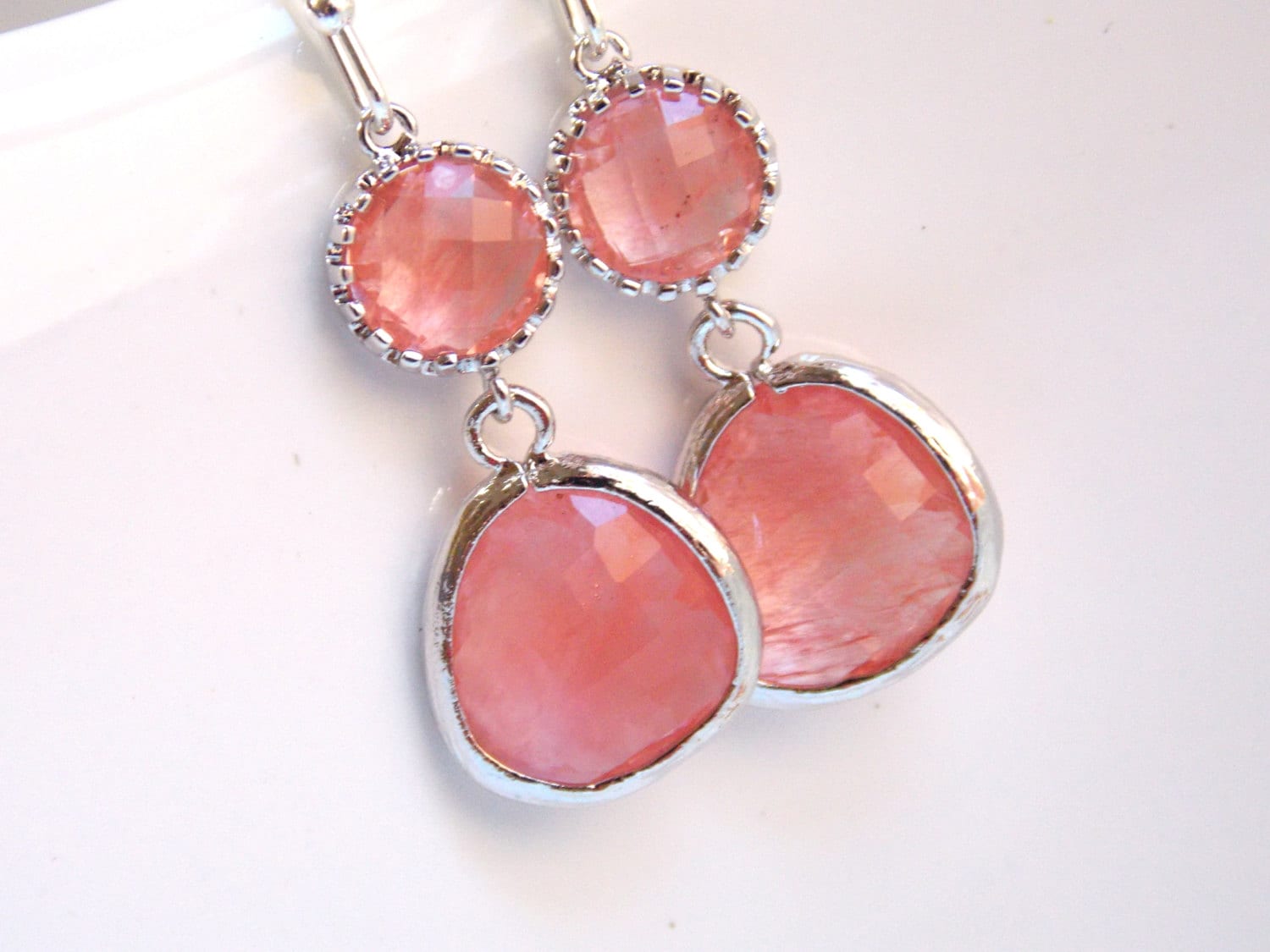 Koralle Ohrringe, Pfirsich, Glas, Rosa, Grapefruit, Champagner, Silber, Hochzeitsschmuck, Brautjungfer Brautschmuck Koralle Ohrringe, Pfirsich, Glas, Rosa, Grapefruit, Champagner, Silber, Hochzeitsschmuck, Brautjungfer Brautschmuck von mlejewelry