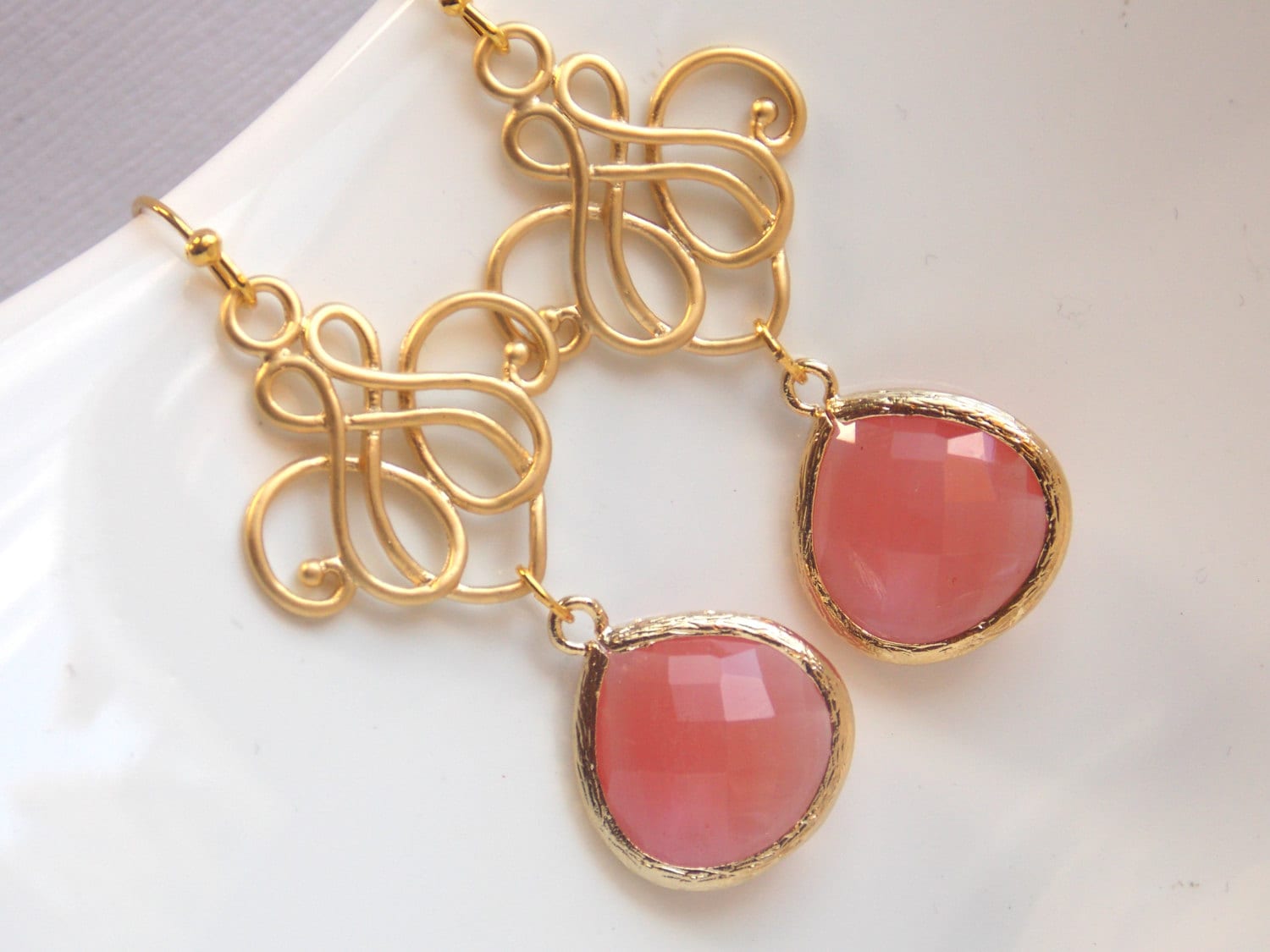Koralle Ohrringe, Pfirsich, Grapefruit, Gold, Baumeln, Tropfen, Lang, Brautjungfer Schmuck, Brautschmuck, Geschenk Koralle Ohrringe, Pfirsich, Grapefruit, Gold, Baumeln, Tropfen, Lang, Brautjungfer Schmuck, Brautschmuck, Geschenk von mlejewelry