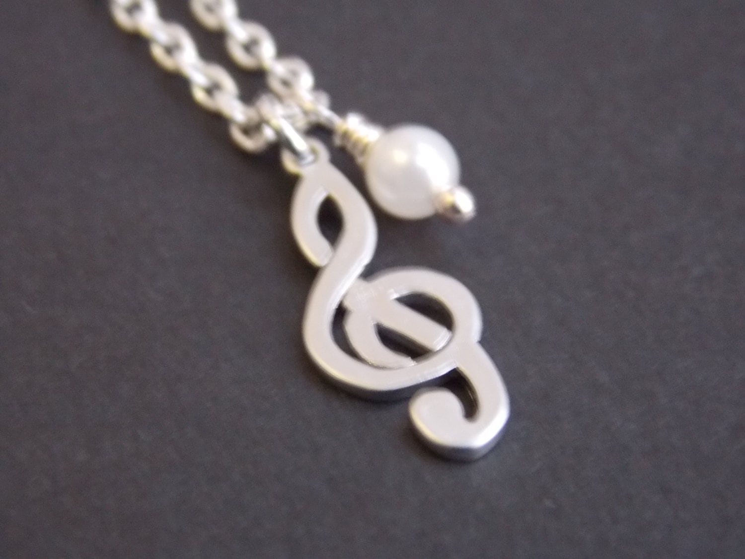 Musik Note Halskette, Note Charm, Schmuck, Silber Weiße Perle, Perlenkette, Zierliche Geschenk Musik Note Halskette, Note Charm, Schmuck, Silber Weiße Perle, Perlenkette, Zierliche Geschenk von mlejewelry
