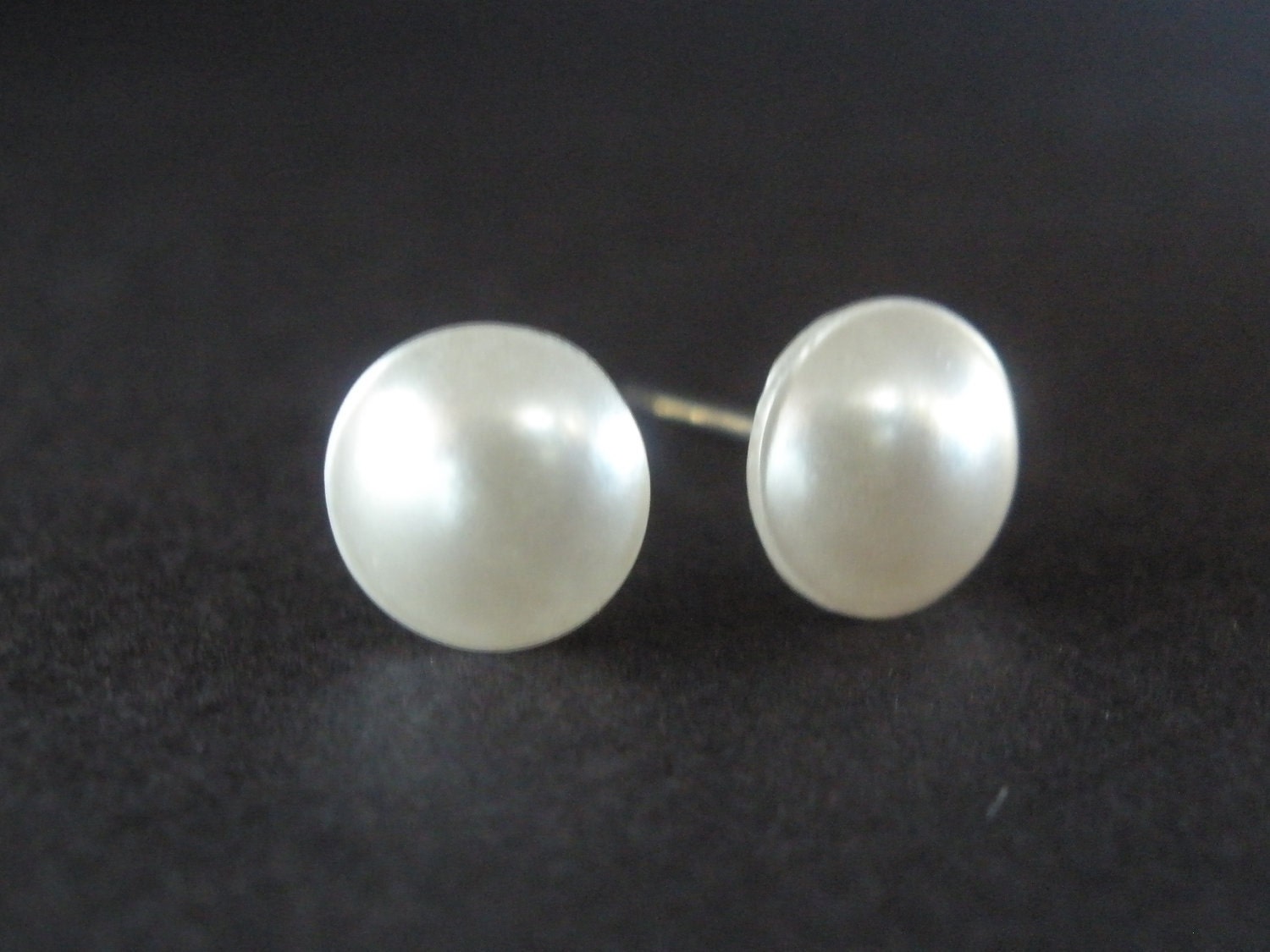 Perlenohrringe, Perle Ohrstecker, Post Ohrringe, Swarovski Perle, Weiße Brautjungfer Geschenke, Braut Ohrringe Perlenohrringe, Perle Ohrstecker, Post Ohrringe, Swarovski Perle, Weiße Brautjungfer Geschenke, Braut Ohrringe von mlejewelry