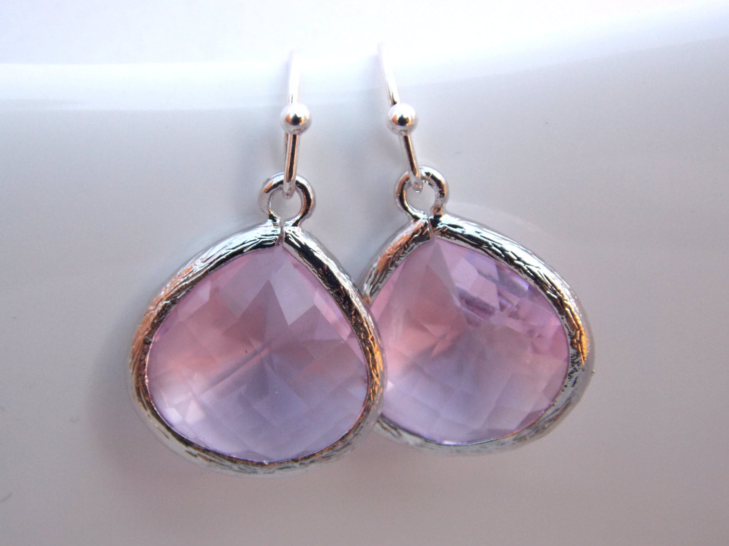 Rosa Ohrringe, Glasohrringe, Rose Silber Staubigen Rosa, Weiche Brautjungfer Braut Ohrringe Schmuck, Geschenk Rosa Ohrringe, Glasohrringe, Rose Silber Staubigen Rosa, Weiche Brautjungfer Braut Ohrringe Schmuck, Geschenk von mlejewelry