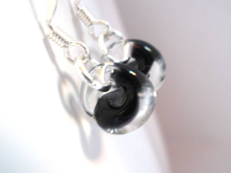 Schwarz Schwarz Glasohrringe, Murano Ohrringe, Tear Drop Jet, Zierliche Schwarze Ohrringe Schwarz Schwarz Glasohrringe, Murano Ohrringe, Tear Drop Jet, Zierliche Schwarze Ohrringe von mlejewelry