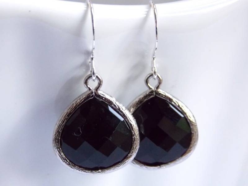 Schwarze Ohrringe, Glasohrringe, Onyx, Jet, Silberohrringe, Baumelnohrringe, Zierlich, Brautjungferohrringe, Brautohrringe, Brautjungfergeschenke Schwarze Ohrringe, Glasohrringe, Onyx, Jet, Silberohrringe, Baumelnohrringe, Zierlich, Brautjungferohrringe, Brautohrringe, Brautjungfergeschenke von mlejewelry