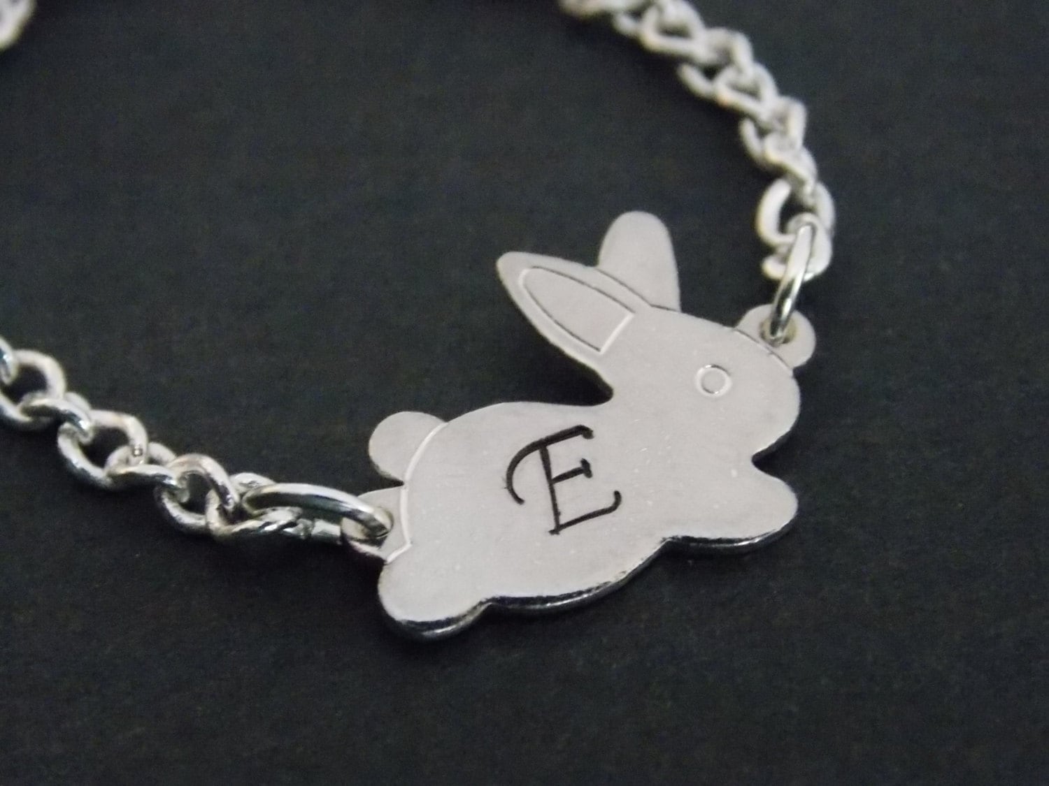 Silber Armband, Kaninchen Initial Hase Silber, Personalisiert, Charm, Winzig, Tier Schmuck, Freund Geschenk Silber Armband, Kaninchen Initial Hase Silber, Personalisiert, Charm, Winzig, Tier Schmuck, Freund Geschenk von mlejewelry