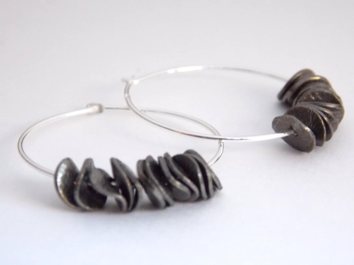 Silber Creolen, Kleine Gunmetal, Dunkel Sterling Grau Silber Creolen, Kleine Gunmetal, Dunkel Sterling Grau von mlejewelry