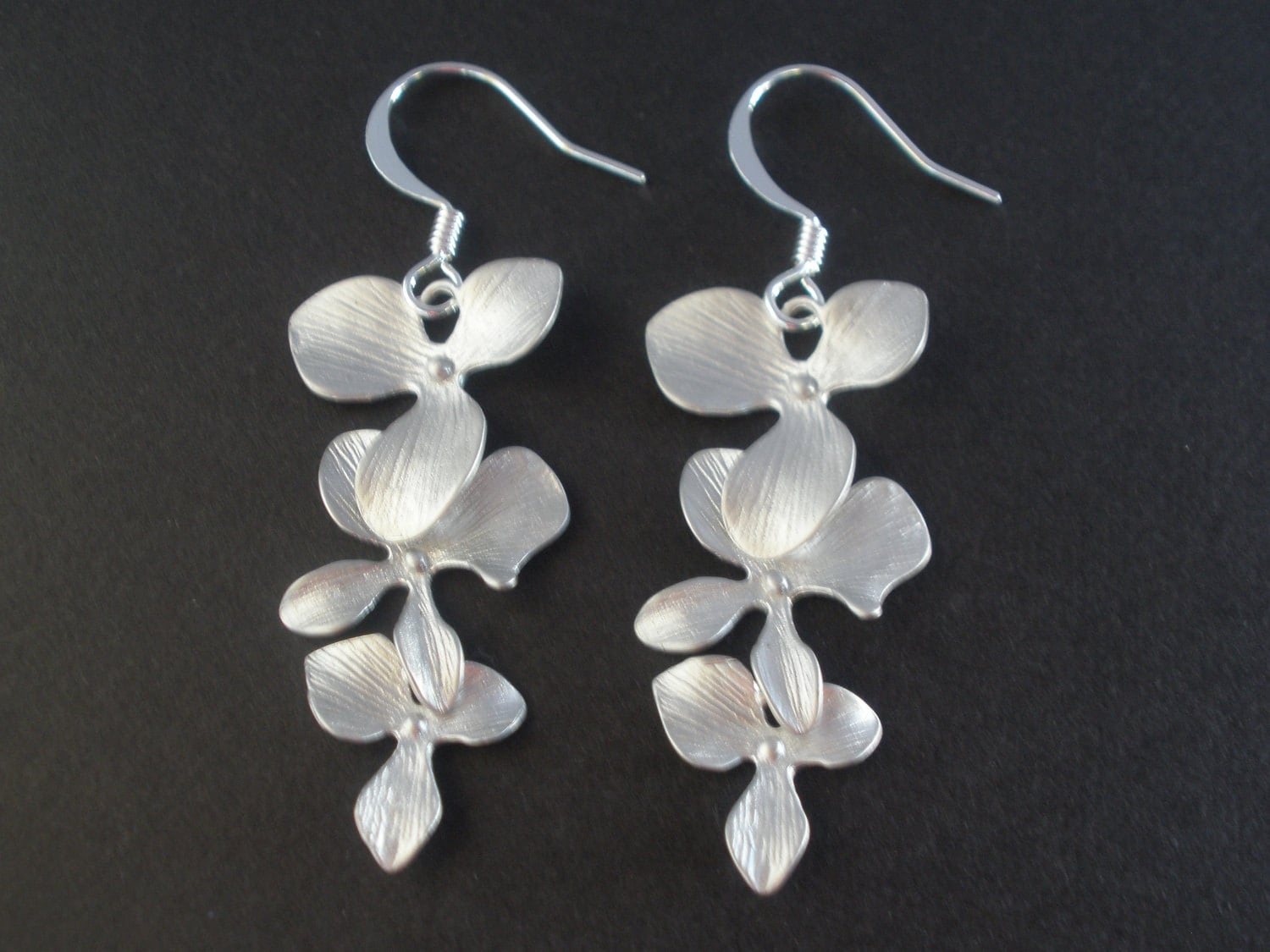 Silber Orchidee Ohrringe, Blumen Drei Blumen, Baumeln, Brautjungfer Geschenke, Braut Ohrring Silber Orchidee Ohrringe, Blumen Drei Blumen, Baumeln, Brautjungfer Geschenke, Braut Ohrring von mlejewelry