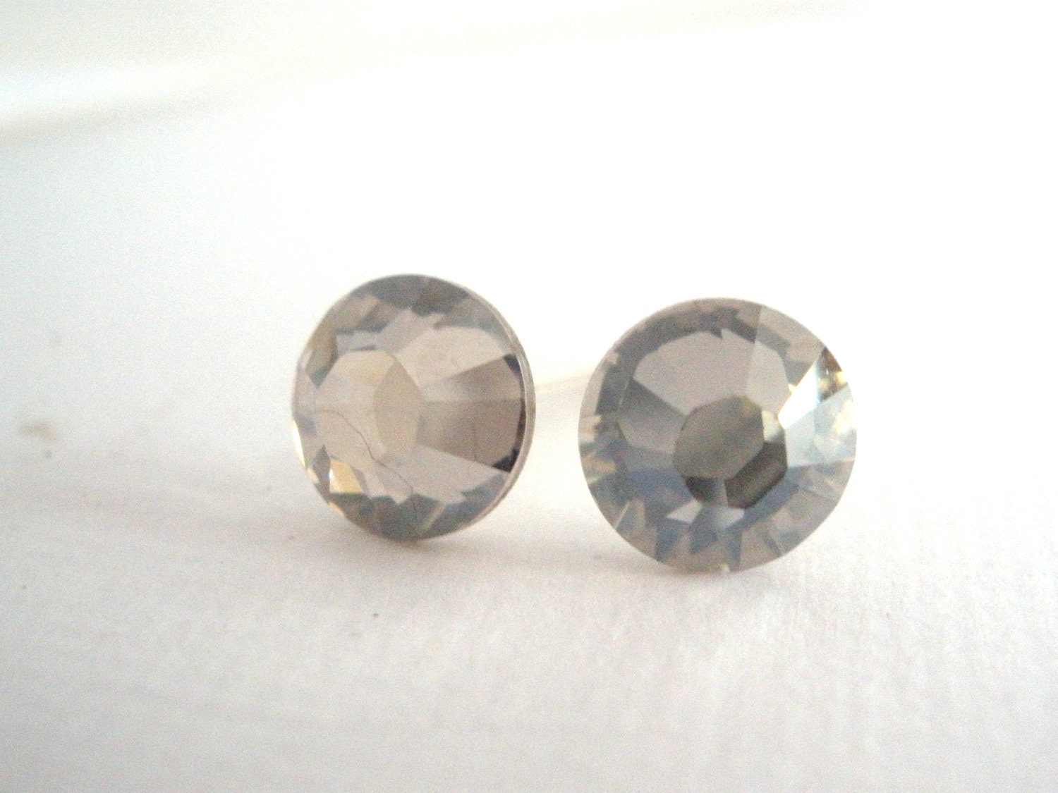 Swarovski Kristall Ohrstecker, Ohrringe, Graue Silber Brautjungfer Geschenke Swarovski Kristall Ohrstecker, Ohrringe, Graue Silber Brautjungfer Geschenke von mlejewelry