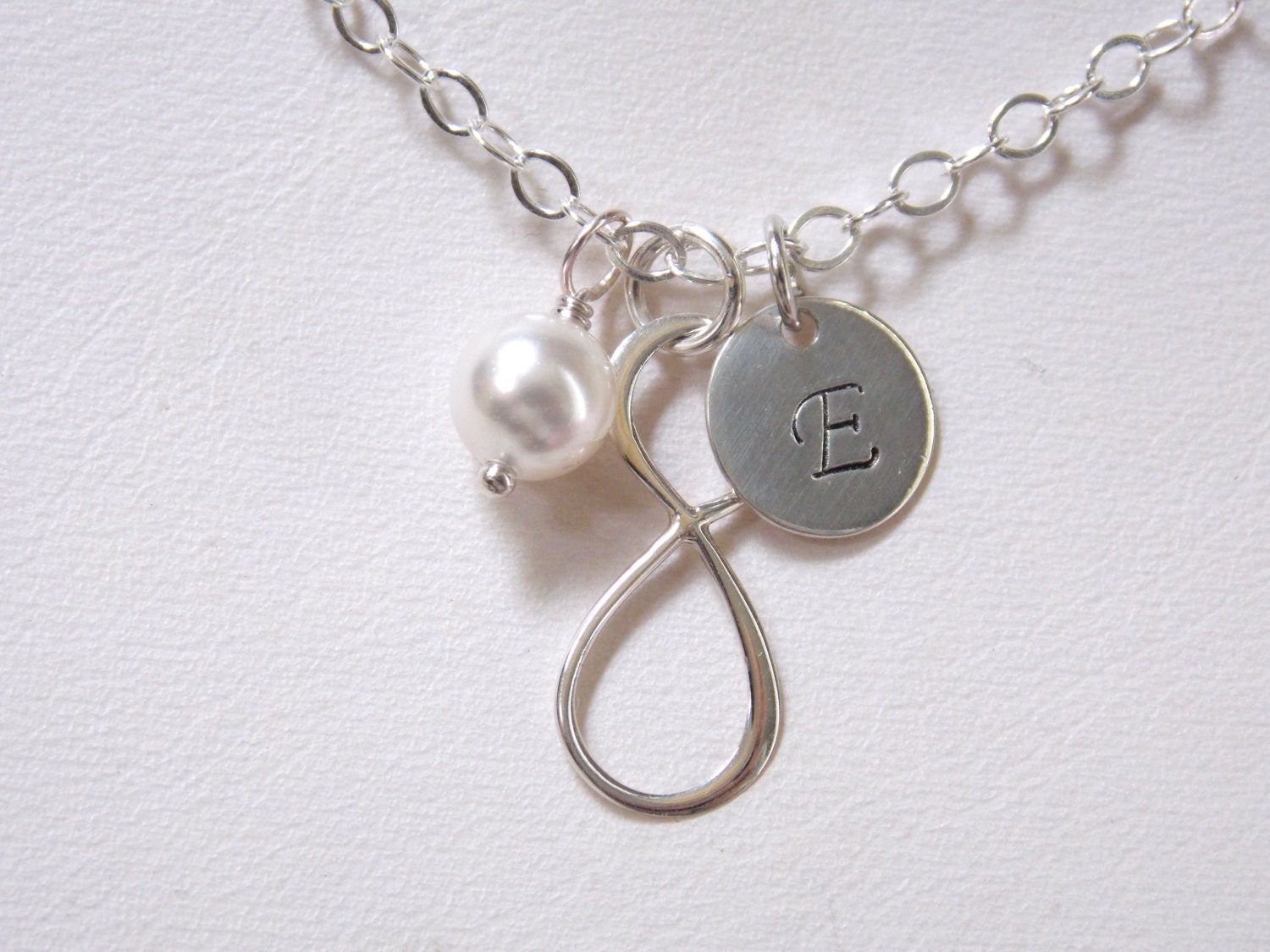 Unendlichkeit Halskette, Erste Sterling Silber, Brautjungfer Geschenke, Schmuck, Infinity-Anhänger, Perle Link, Personalisierte Geschenke Unendlichkeit Halskette, Erste Sterling Silber, Brautjungfer Geschenke, Schmuck, Infinity-Anhänger, Perle Link, Personalisierte Geschenke von mlejewelry