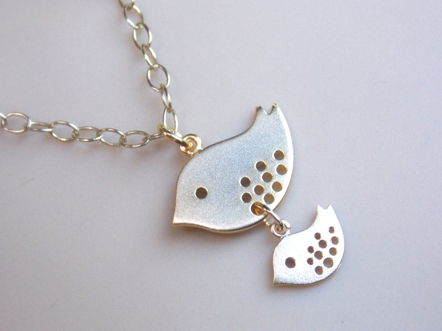 Vogel-Halskette, Gold Vogel Und Birdie, Mutter Baby Vogel, Zwei Vogel-Anhänger, Spatz Süße Baby-Dusche-Geschenk, Mütter Geschenk, Mama Geschenk Vogel-Halskette, Gold Vogel Und Birdie, Mutter Baby Vogel, Zwei Vogel-Anhänger, Spatz Süße Baby-Dusche-Geschenk, Mütter Geschenk, Mama Geschenk von mlejewelry