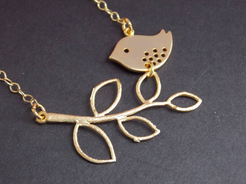 Vogel-Halskette, Vogel Und Zweig, Gold Halskette, Spatz Zweig Matt Anhänger, Blätter Auf Einem Süße Birdie, Geschenk Vogel-Halskette, Vogel Und Zweig, Gold Halskette, Spatz Zweig Matt Anhänger, Blätter Auf Einem Süße Birdie, Geschenk von mlejewelry