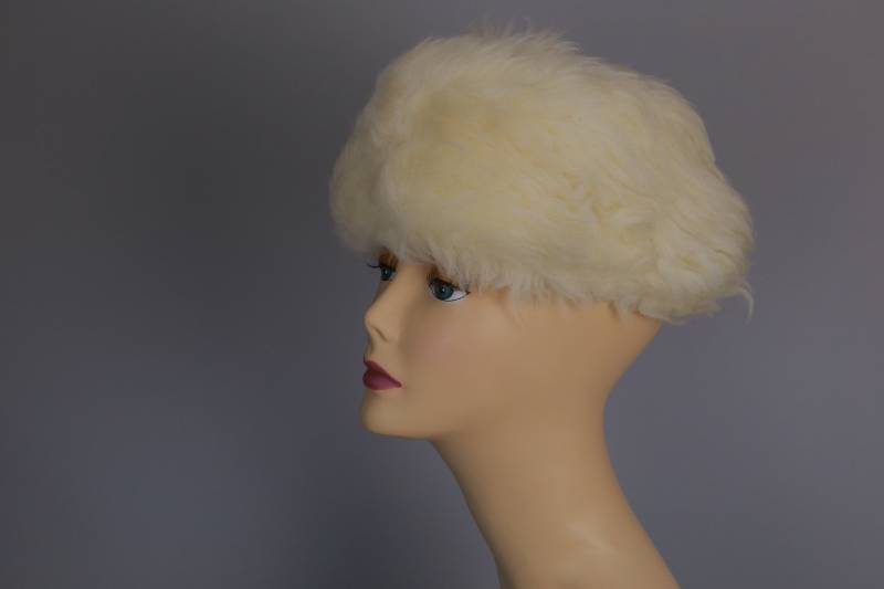 Vintage 60Er 70Er Weißer Shearling Fell Hut Cossack Boho Hippie von mmmoonchild