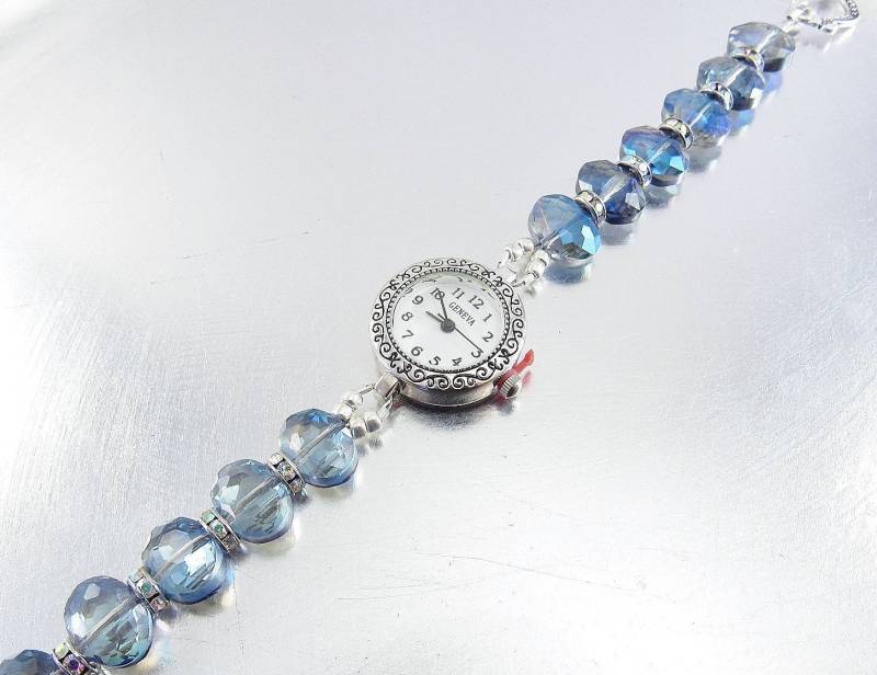 Armbanduhr Aus Blauem Kristallglas Mit Aurora Borealis-strasssteinen Und Umklappbarem Magnetverschluss von mmojewelry
