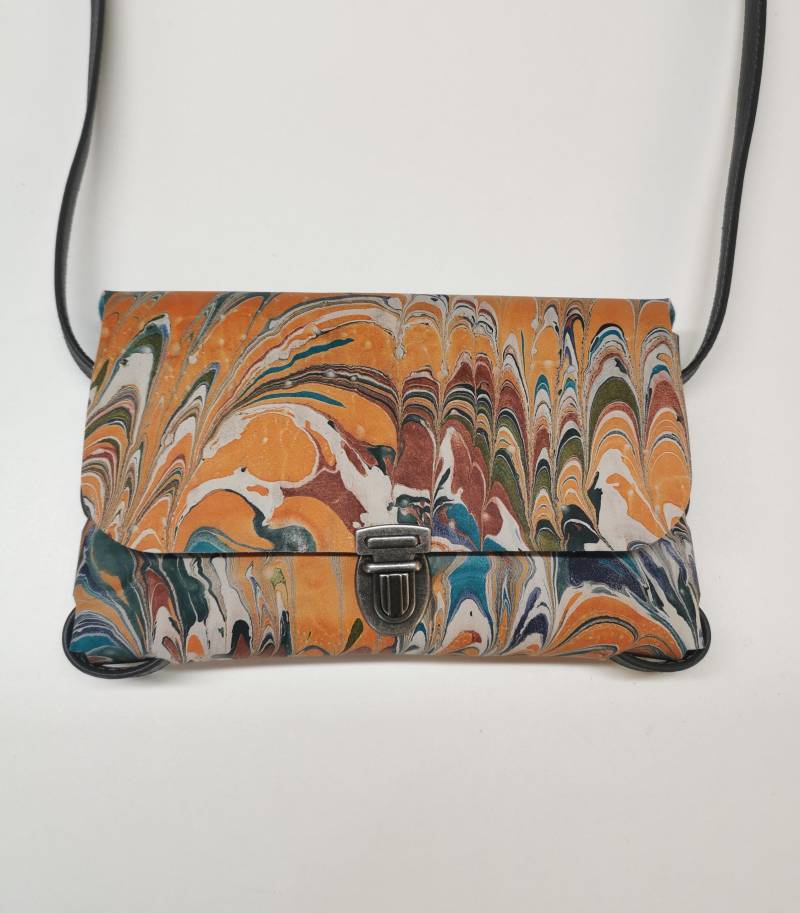 Crossbodytasche Ledertasche Ausgehtasche Umhängetasche Gürteltasche Rindsleder Wollfilz Handgefärbt Marmoriert von mmunikat7