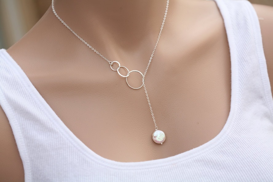 Karma-Halskette, Lange Schichten Kreis Karma Perle Lasso Y Halskette, Brautjungfer Geschenke, Hochzeit Braut-Schmuck von modernlayeredjewelry