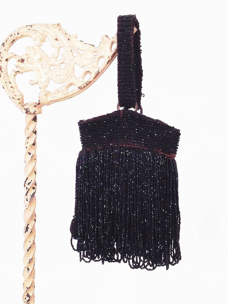 20Er Jahre Deko Perlentasche, Tolle Gatsby Flapper Fransentasche Mit Handschlaufe, lbd Vintage Abendtasche 20Er Jahre Deko Perlentasche, Tolle Gatsby Flapper Fransentasche Mit Handschlaufe, lbd Vintage Abendtasche von modernmatters