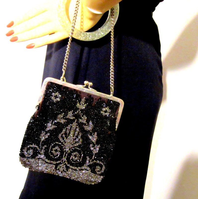 50Er Jahre Schwarz Und Silber Perlen Abend Tasche, Hollywood Glam Vintage Art Deco Leinwand Geldbörse, Geschenk Für Sie von modernmatters
