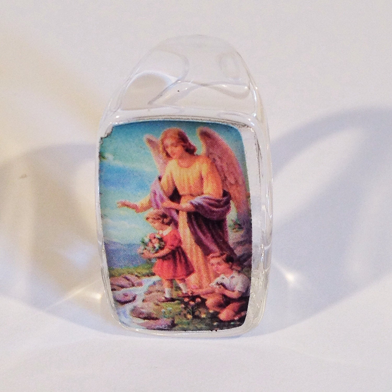 80Er Jahre Lucite Ring, Engel Und Kinder Religiöse Kunst, Vintage Schmuck Muttertagsgeschenk Für Sie 80Er Jahre Lucite Ring, Engel Und Kinder Religiöse Kunst, Vintage Schmuck Muttertagsgeschenk Für Sie von modernmatters