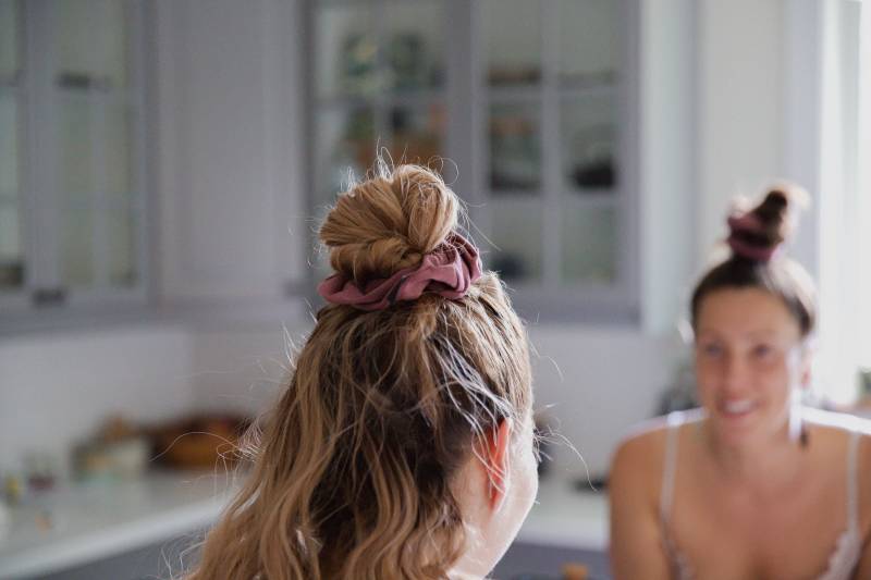 Solides Kleines Scrunchie von modestmaverickshop