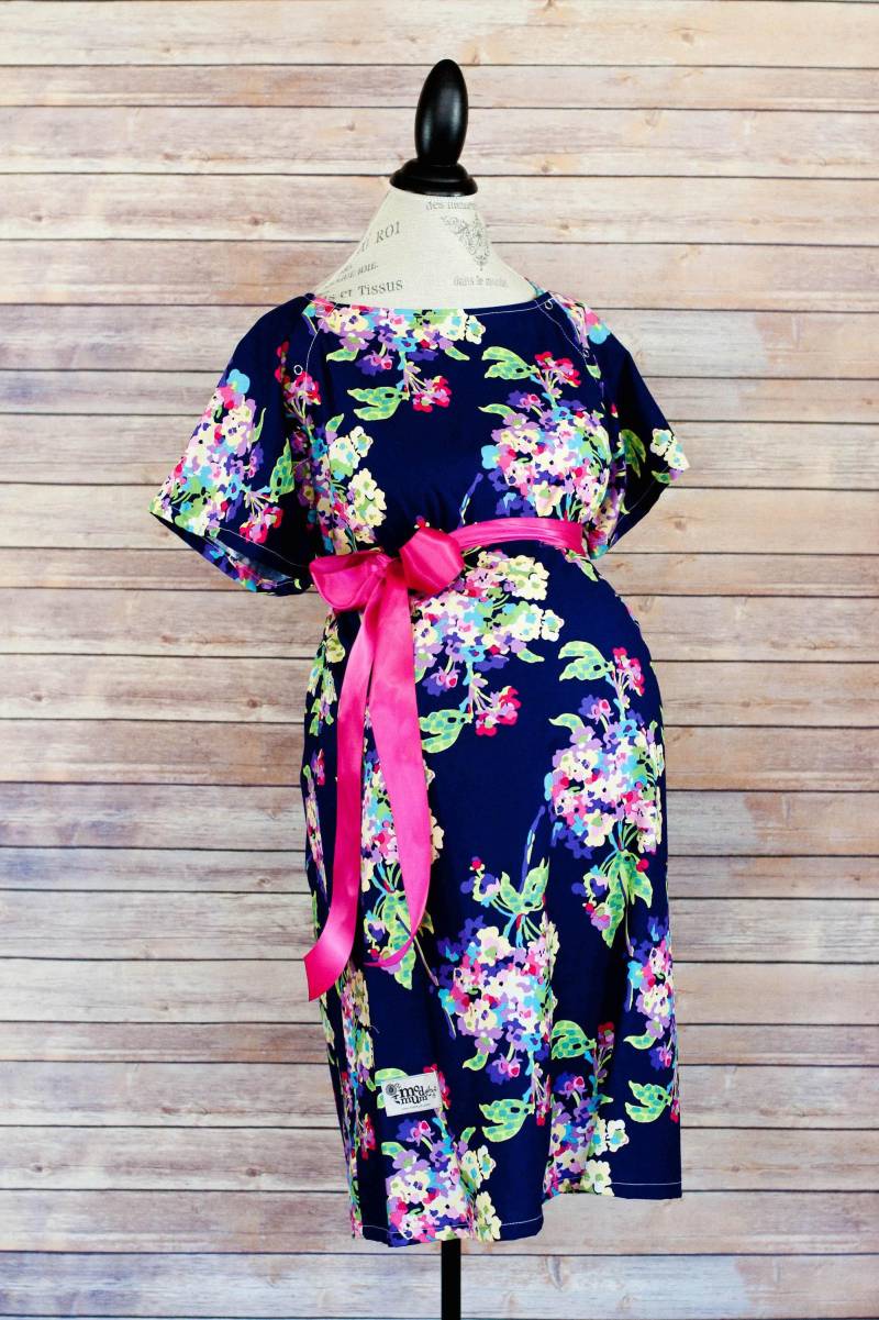 Entbindungskleid Für Schwangerschaft - Druckknöpfe Zum Stillen, Haut-Zu-Haut Und Peridural Perfektes Babypartygeschenk Alli von modmum