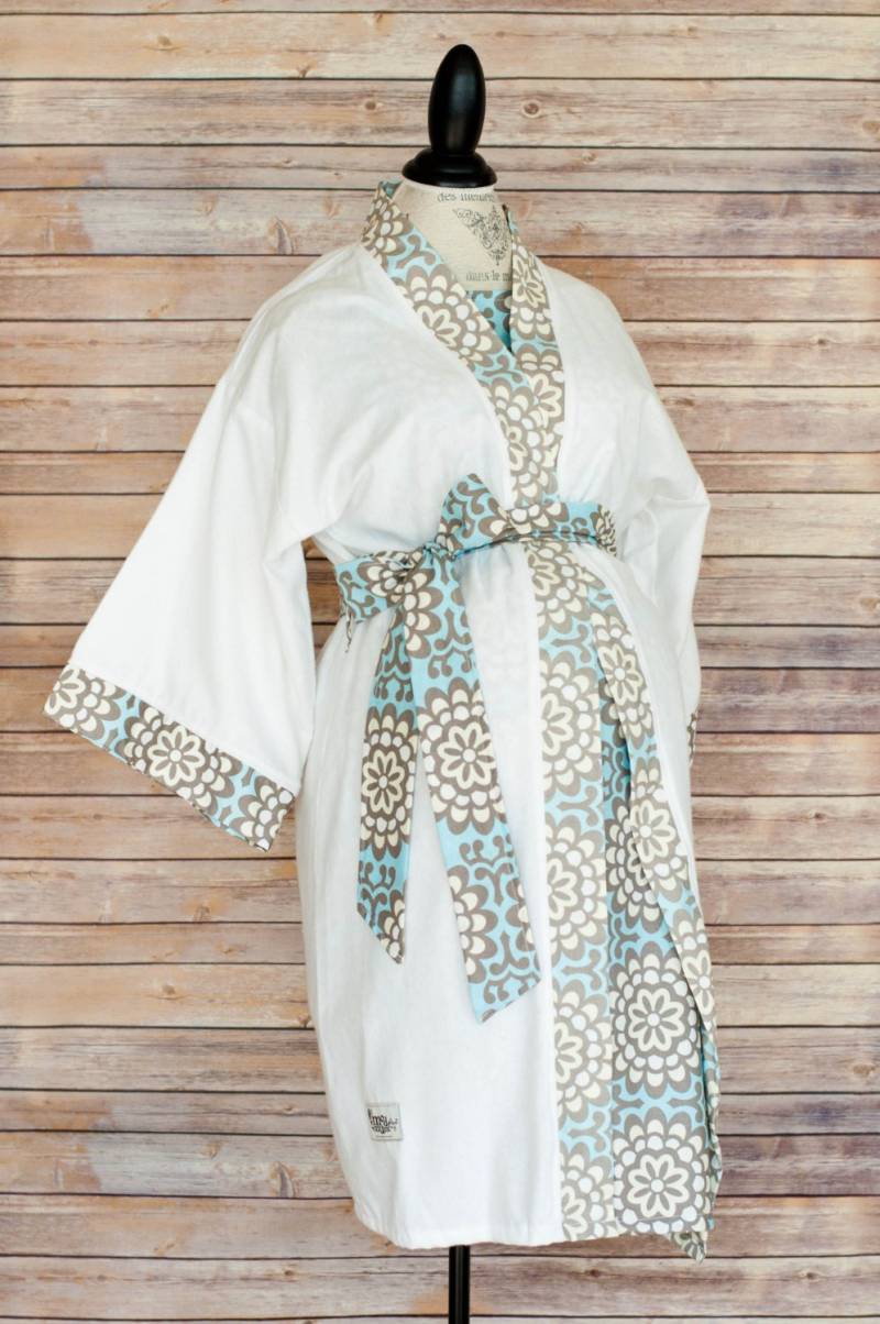 Umstandsrobe Aus Super Weichem Microfleece - Gemütlich Für Den Winter Einzigartiges Baby-Dusche-Geschenk Sie Liebling Auf Werdende Mütter Sadie von modmum