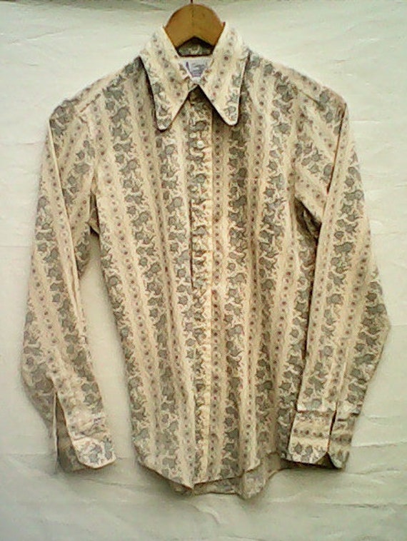 Timex Beagle Kragen Shirt Timex Beagle Kragen Shirt von modolivintage