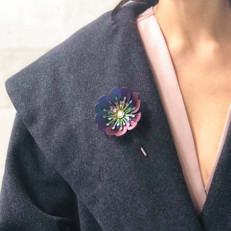 Blumenbrosche, Vegane Kunstleder Blumenbrosche | Veganer Lederschmuck Made in Usa By Mohop Blumenbrosche, Vegane Kunstleder Blumenbrosche | Veganer Lederschmuck Made in Usa By Mohop von mohop