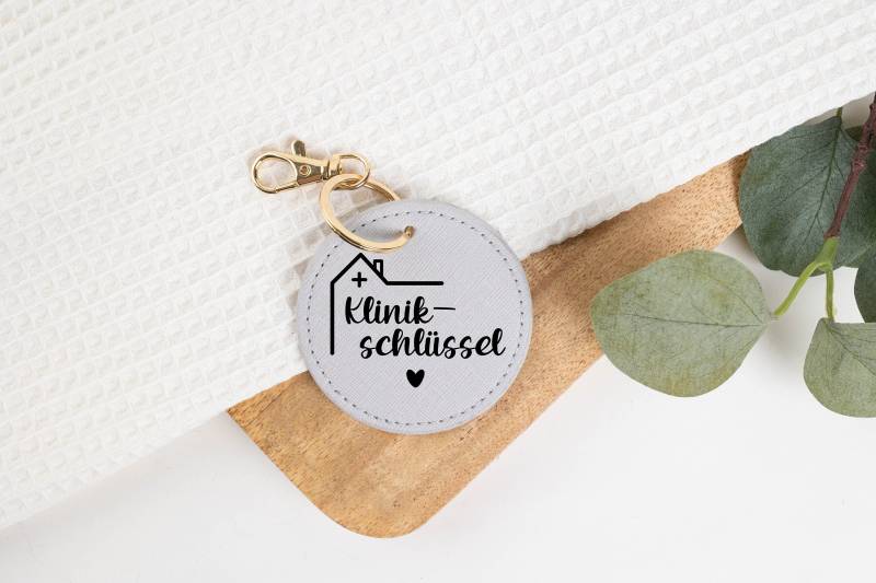 Schlüsselanhänger Gesundheitseinrichtungen | Geschenkidee Abschied Personalisierbar Anhänger Kunstleder Pflege, Ärzte, Hebamme, Praxis Schlüsselanhänger Gesundheitseinrichtungen | Geschenkidee Abschied Personalisierbar Anhänger Kunstleder Pflege, Ärzte, Hebamme, Praxis von moinSvenja